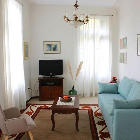 Calliope'S Neoclassical Home In The Heart Of Plaka Atenas Exterior foto